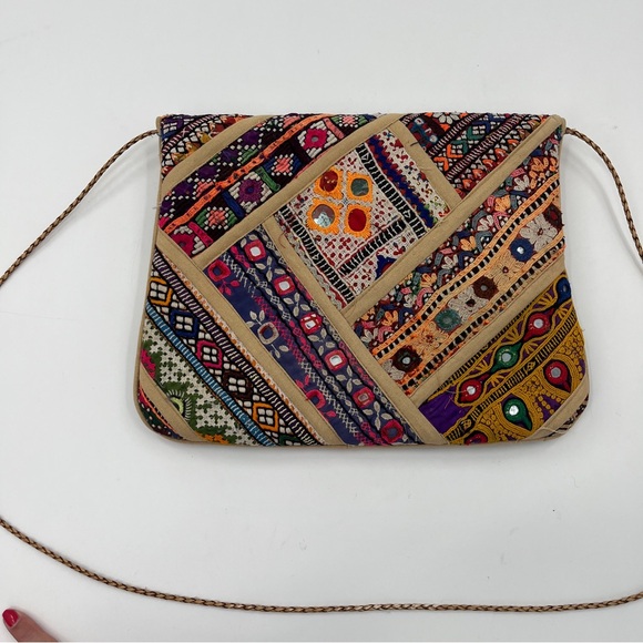 Boho Embroidered crossbody envelope purse - Picture 5 of 13
